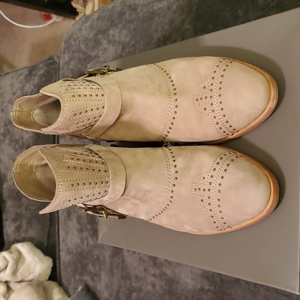 Vince Camuto booties